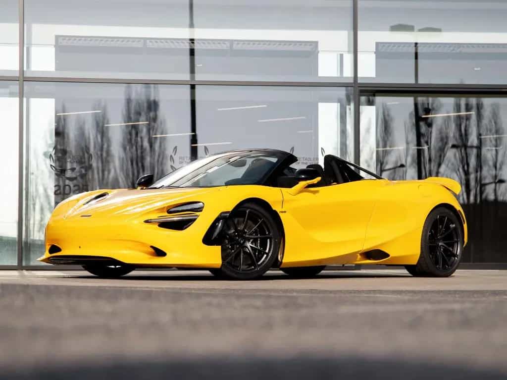 McLaren 750S Spider / Volcano Yellow / Comfort Seats / B&W null-photo-1