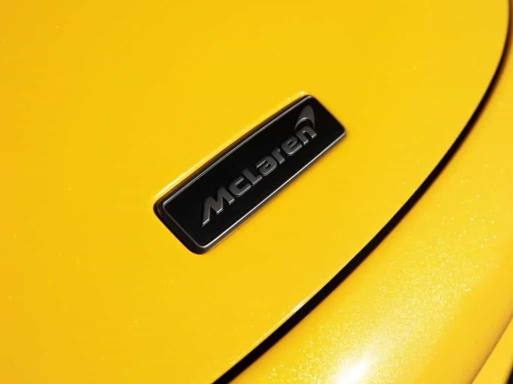 McLaren 750S Spider / Volcano Yellow / Comfort Seats / B&W null-photo-11