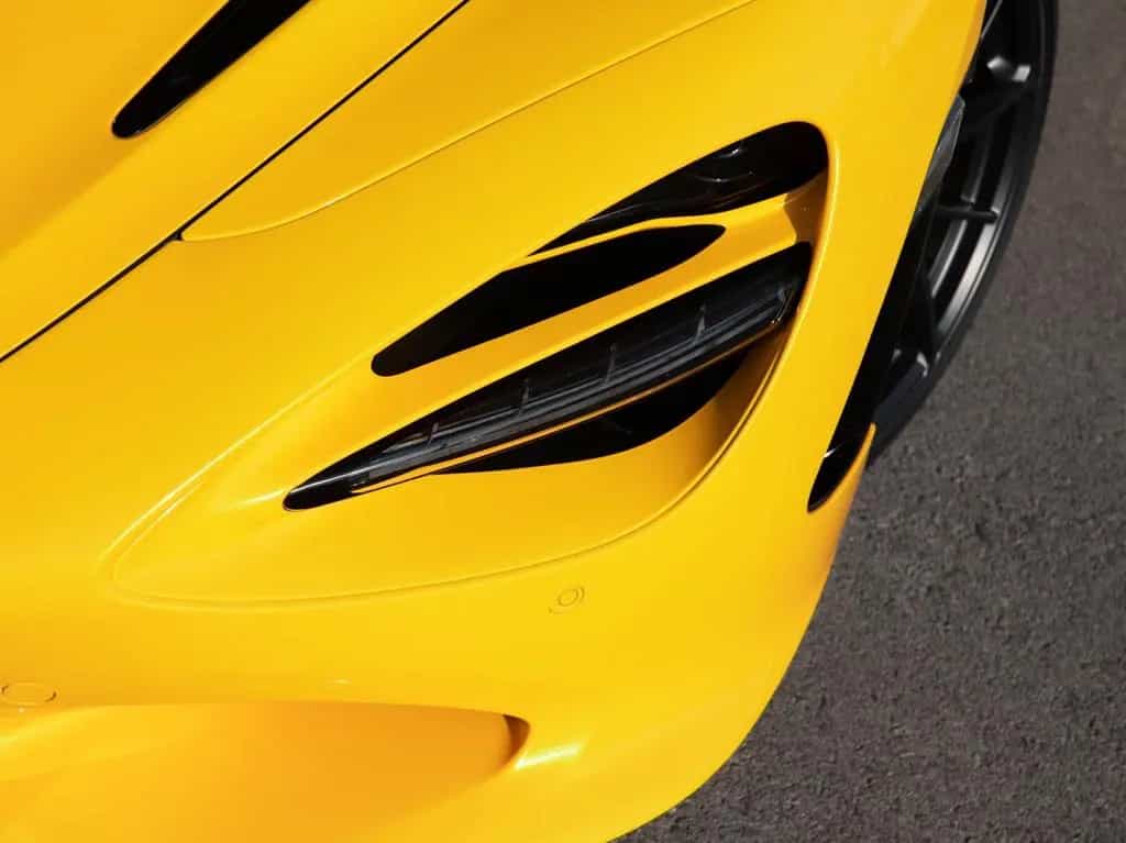 McLaren 750S Spider / Volcano Yellow / Comfort Seats / B&W null-photo-14
