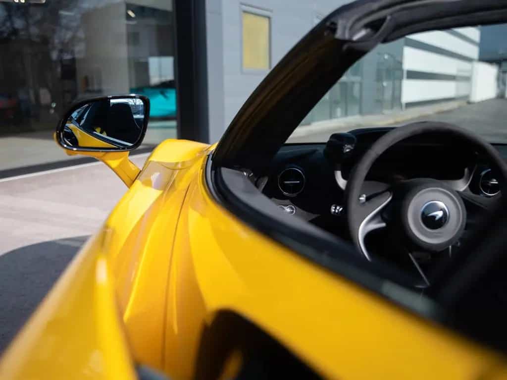 McLaren 750S Spider / Volcano Yellow / Comfort Seats / B&W null-photo-18