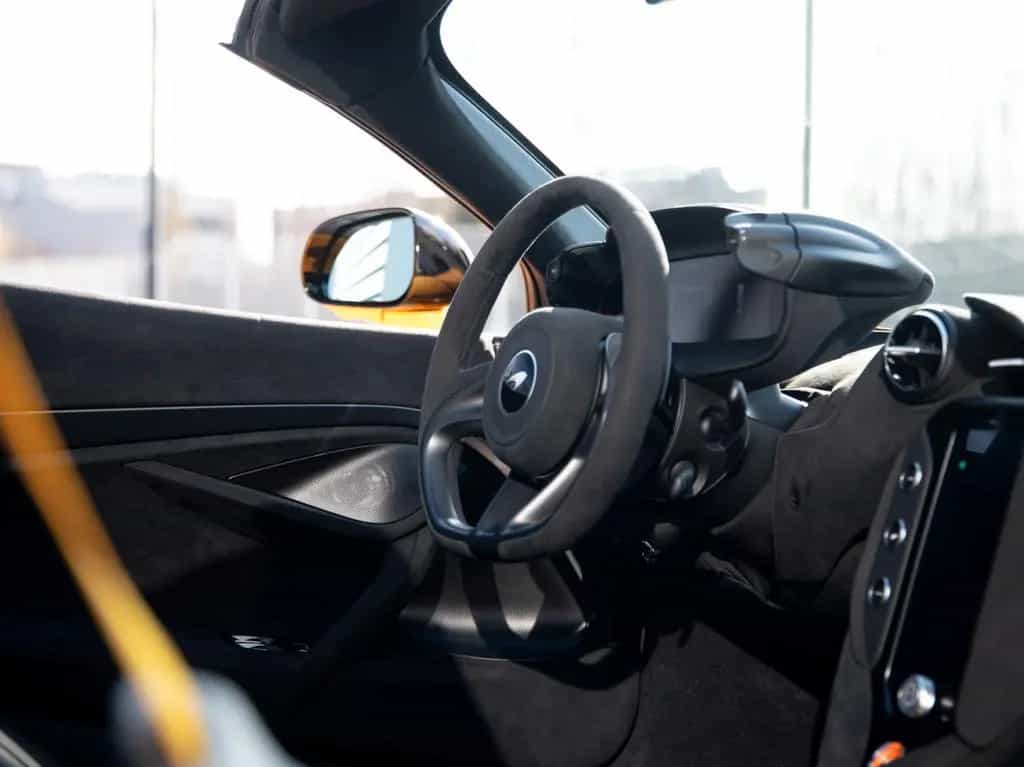 McLaren 750S Spider / Volcano Yellow / Comfort Seats / B&W null-photo-19