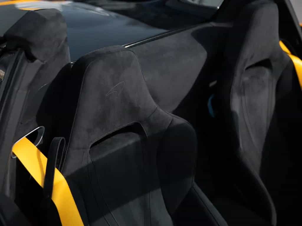 McLaren 750S Spider / Volcano Yellow / Comfort Seats / B&W null-photo-24