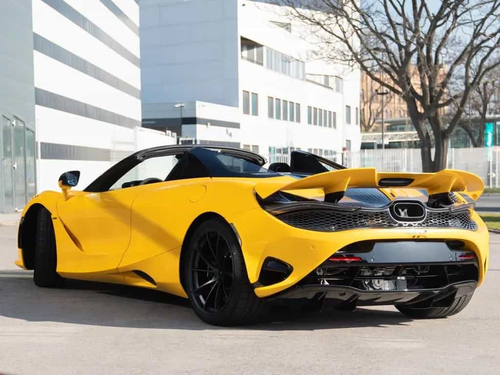 McLaren 750S Spider / Volcano Yellow / Comfort Seats / B&W null-photo-5
