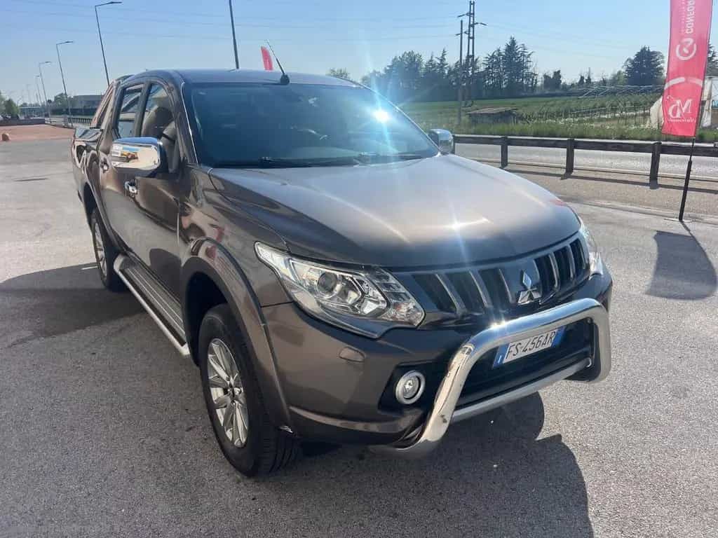 Mitsubishi L200 L200 2.4 DI-D/181CV DC Int. Hp Mivec 10/2018-photo-2