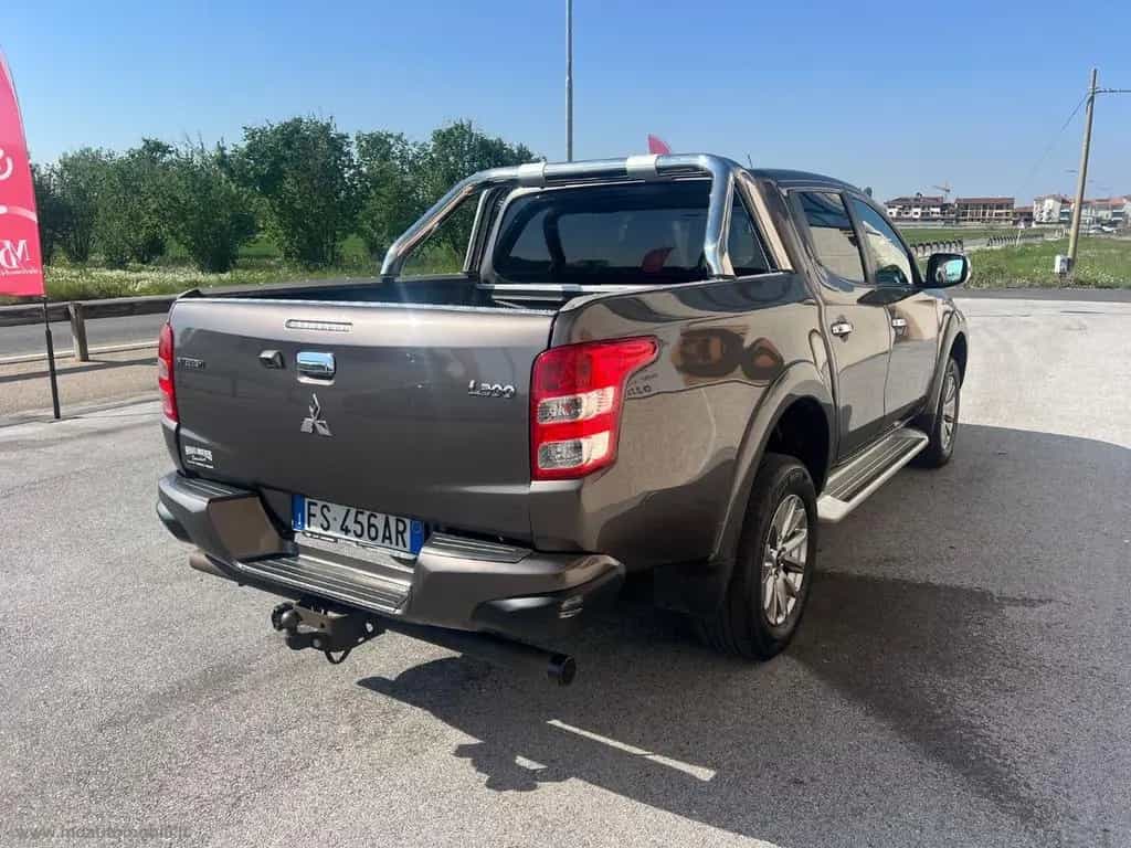 Mitsubishi L200 L200 2.4 DI-D/181CV DC Int. Hp Mivec 10/2018-photo-3