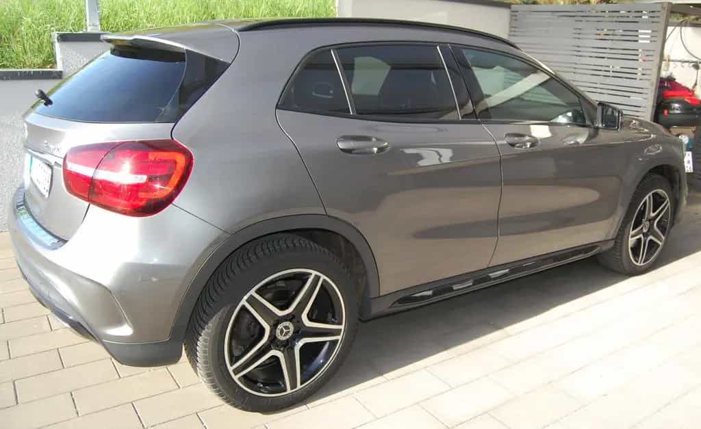 Mercedes-Benz GLA-Class 220 4MATIC DCT - AMG-Line - Pano+AHK 04/2020-photo-1