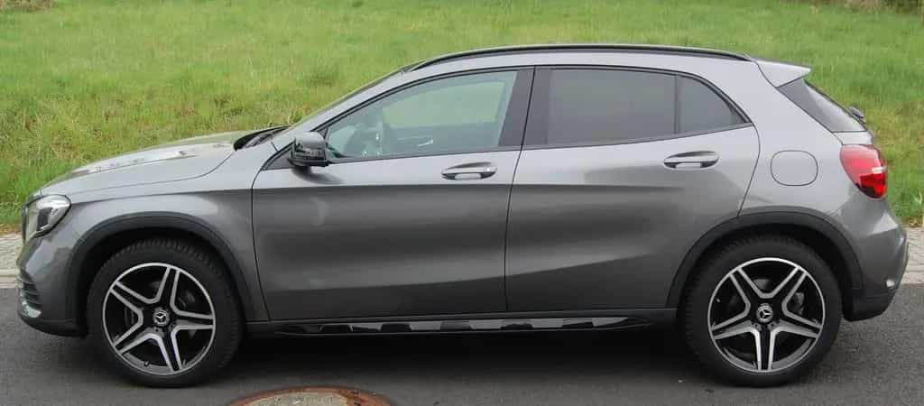 Mercedes-Benz GLA-Class 220 4MATIC DCT - AMG-Line - Pano+AHK 04/2020-photo-2