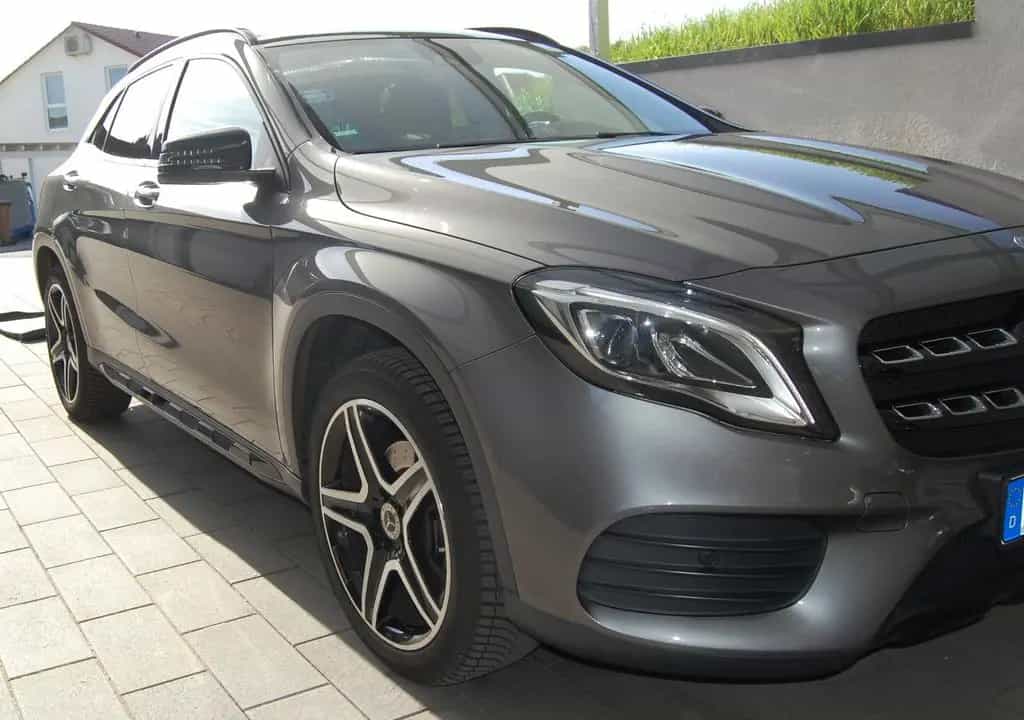 Mercedes-Benz GLA-Class 220 4MATIC DCT - AMG-Line - Pano+AHK 04/2020-photo-5