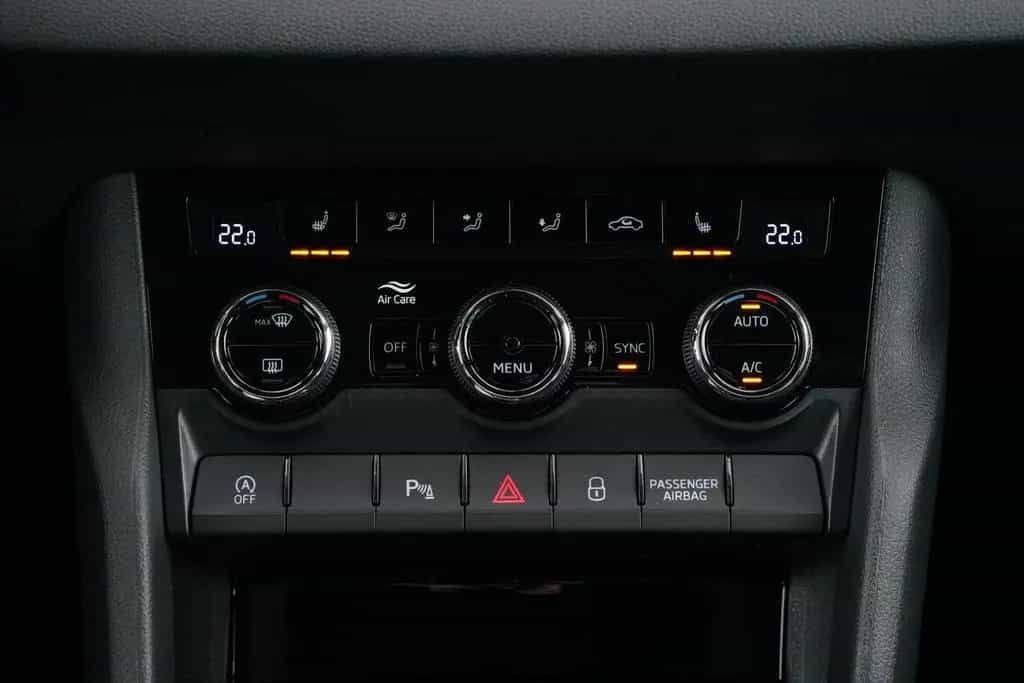 Skoda Karoq SPORTLINE 1.5TSI DSG VOLL-LED+SITZHZG+NAVI 03/2022-photo-25