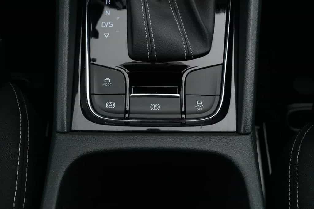 Skoda Karoq SPORTLINE 1.5TSI DSG VOLL-LED+SITZHZG+NAVI 03/2022-photo-27