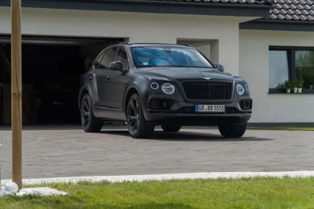 Bentley Bentayga ONYX 4.0 V8 4WD Erste Hand  LED VIP 08/2018-photo-1