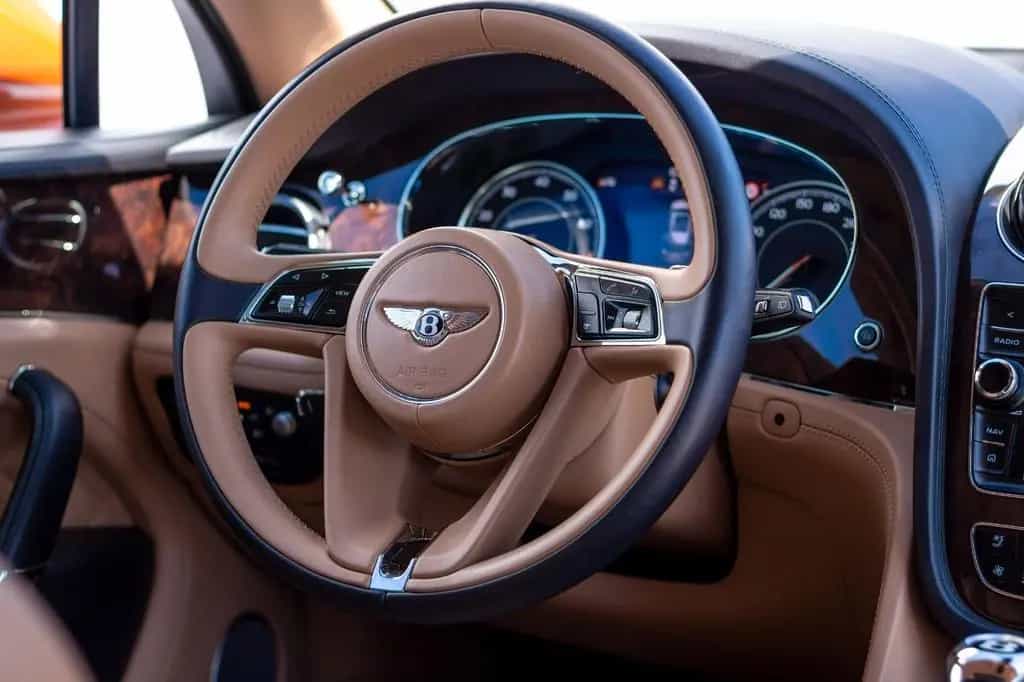 Bentley Bentayga ONYX 4.0 V8 4WD Erste Hand  LED VIP 08/2018-photo-4