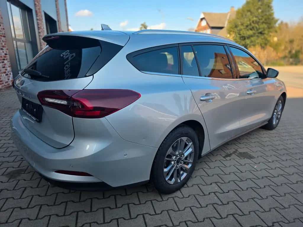 Ford Focus Turnier 1,5 Ecoblue Titanium 03/2023-photo-4