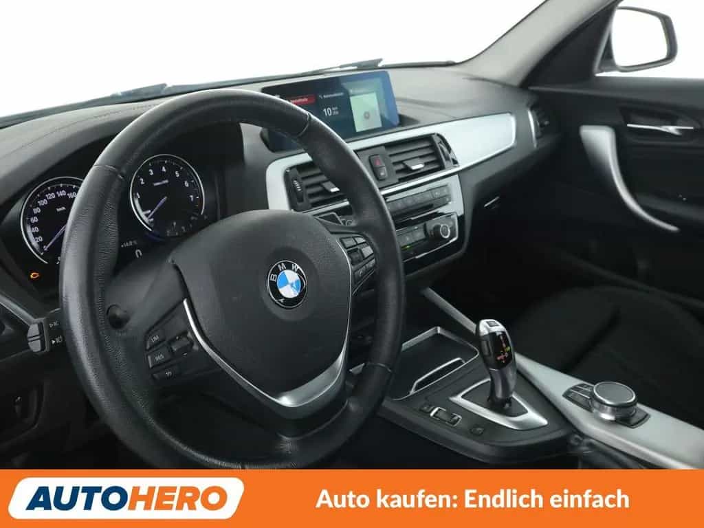 BMW 120 i Urban Line Aut.*NAVI*LED*TEMPO*PDC*CAM* 10/2017-photo-10