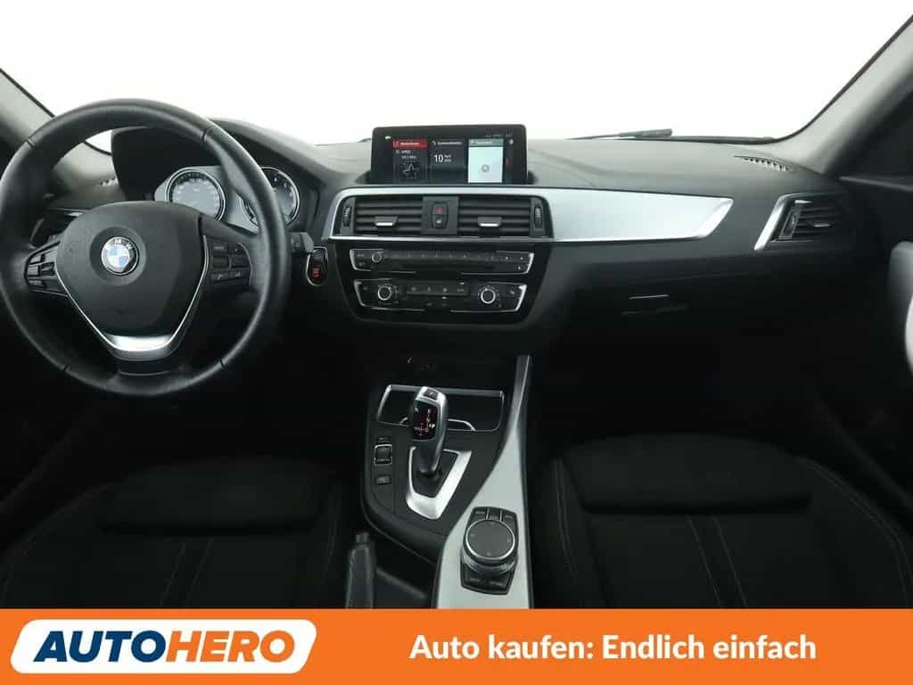 BMW 120 i Urban Line Aut.*NAVI*LED*TEMPO*PDC*CAM* 10/2017-photo-11