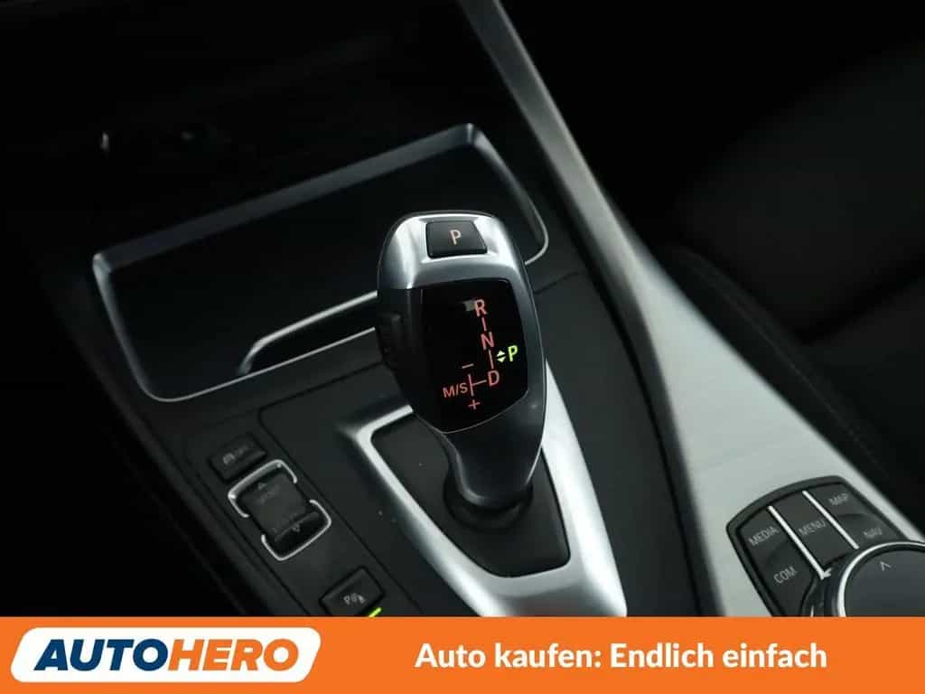 BMW 120 i Urban Line Aut.*NAVI*LED*TEMPO*PDC*CAM* 10/2017-photo-24