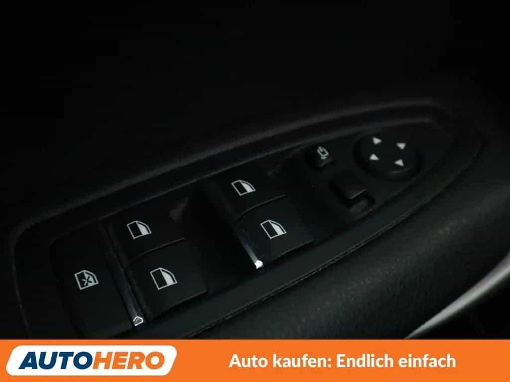 BMW 120 i Urban Line Aut.*NAVI*LED*TEMPO*PDC*CAM* 10/2017-photo-30