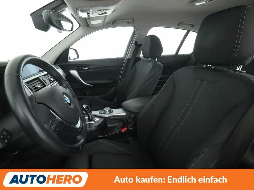 BMW 120 i Urban Line Aut.*NAVI*LED*TEMPO*PDC*CAM* 10/2017-photo-9