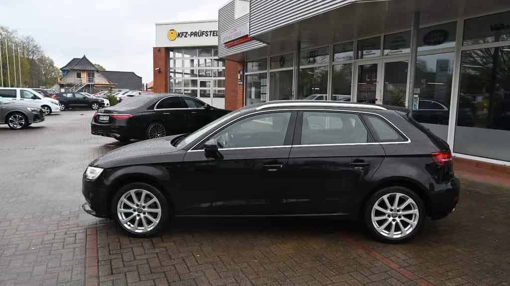 Audi A3 Sportback 40 TFSI quattro design *XENON*TOP 02/2019-photo-2