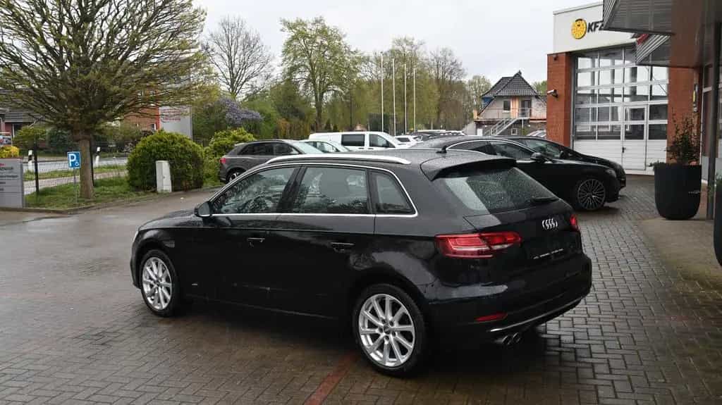 Audi A3 Sportback 40 TFSI quattro design *XENON*TOP 02/2019-photo-3