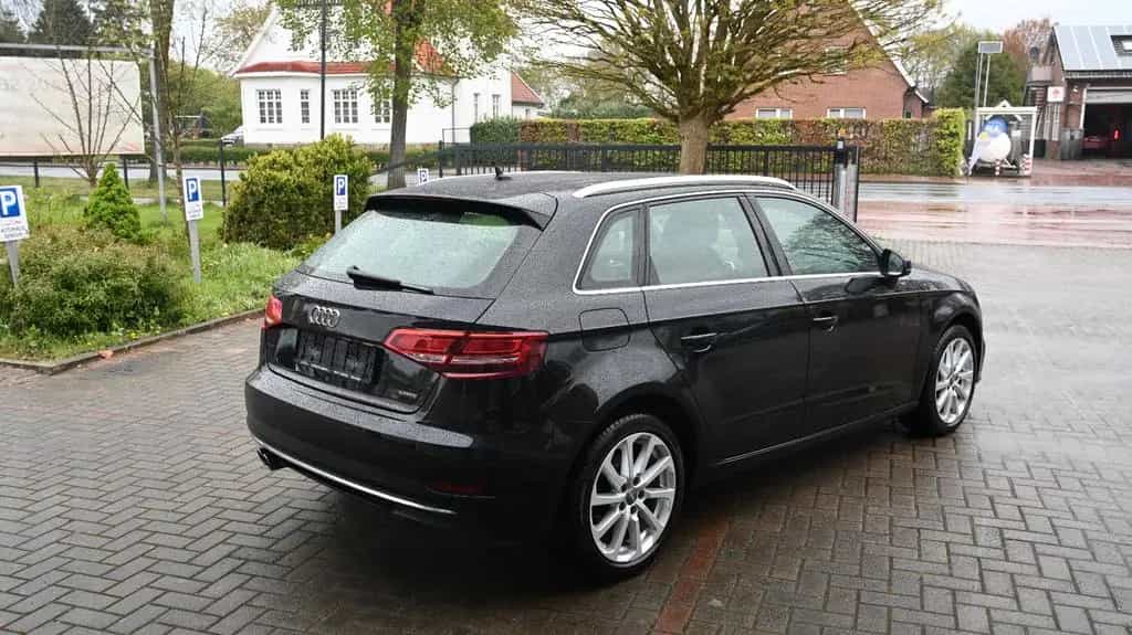 Audi A3 Sportback 40 TFSI quattro design *XENON*TOP 02/2019-photo-5