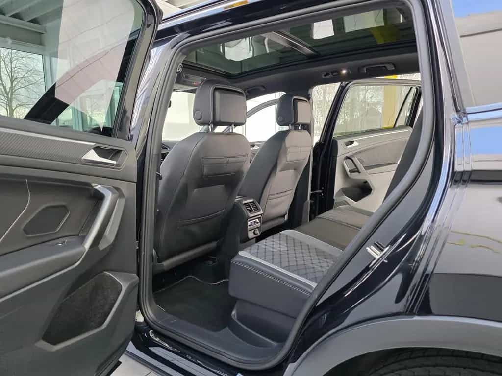 Volkswagen Tiguan Allspace R-Line 4Motion Black Style Pano 12/2022-photo-14