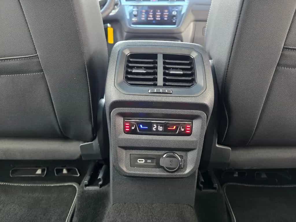 Volkswagen Tiguan Allspace R-Line 4Motion Black Style Pano 12/2022-photo-19