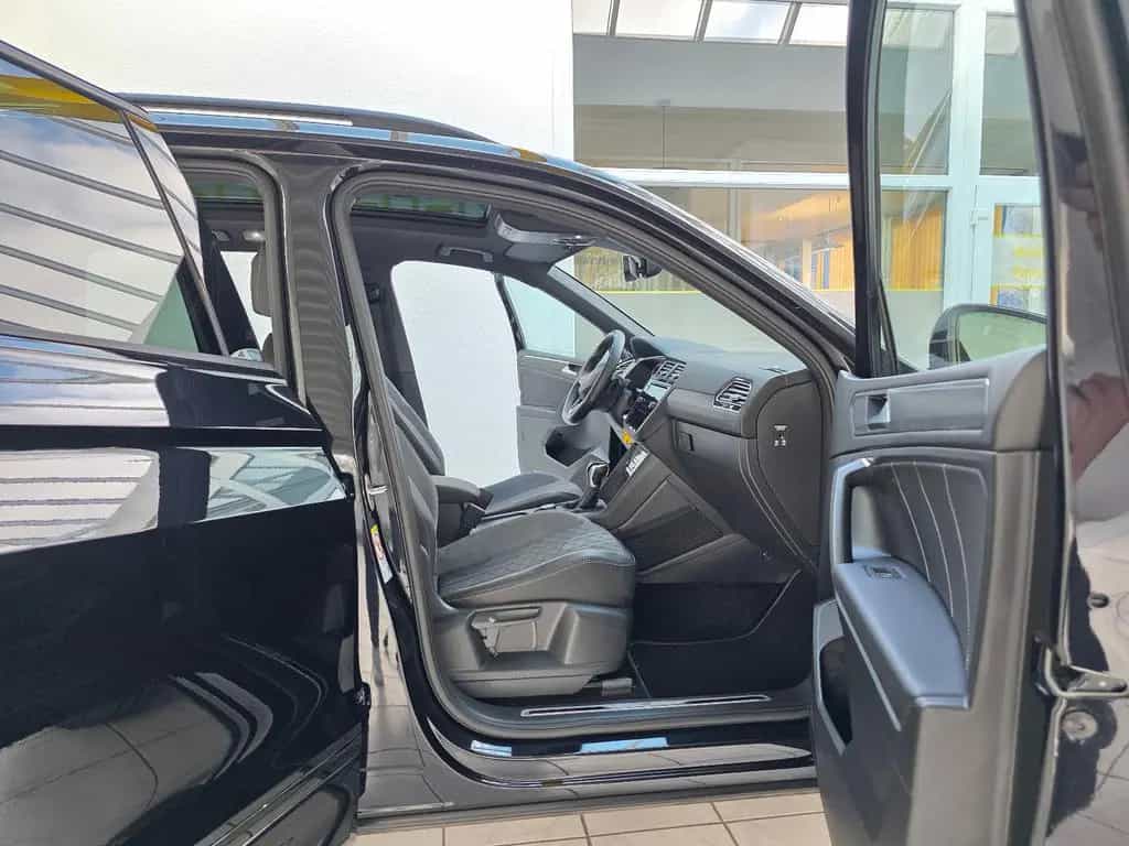 Volkswagen Tiguan Allspace R-Line 4Motion Black Style Pano 12/2022-photo-20