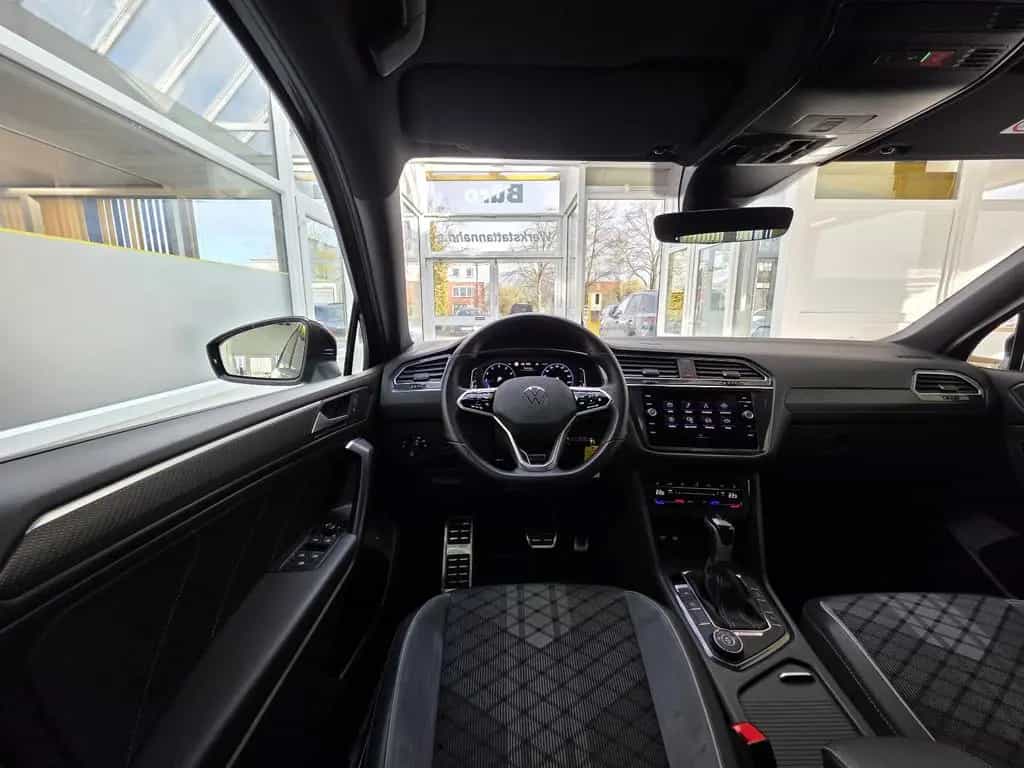 Volkswagen Tiguan Allspace R-Line 4Motion Black Style Pano 12/2022-photo-24