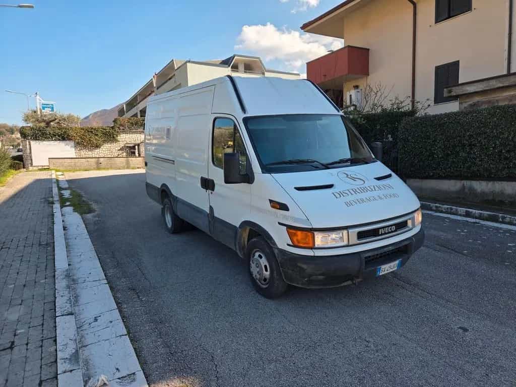 Iveco Daily 35S11VP 2.8 TDI PC-TM Furgone PATENT 03/2002-photo-0