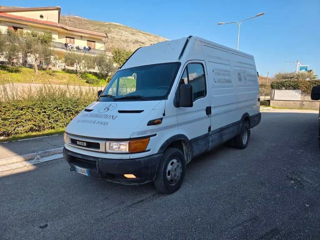 Iveco Daily 35S11VP 2.8 TDI PC-TM Furgone PATENT 03/2002-photo-3