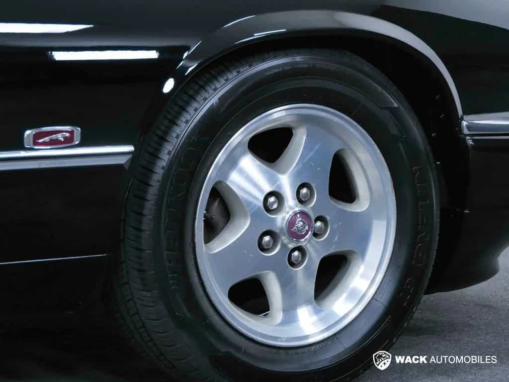 Jaguar XJS 4.0L BVA CABRIOLET / FAIBLE KILOMÉTRAGE 08/1995-photo-4