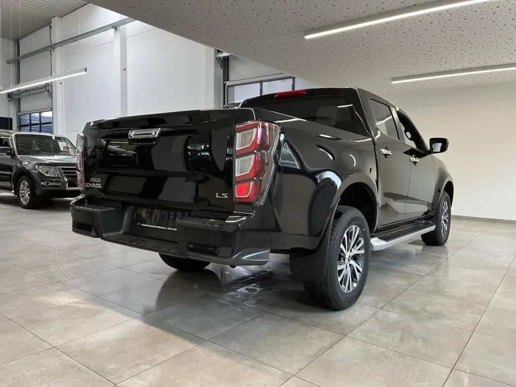 Isuzu D-Max 1.9L DoubleCab 4x4 LSE LED ACC PDC Kamera 03/2026-photo-3