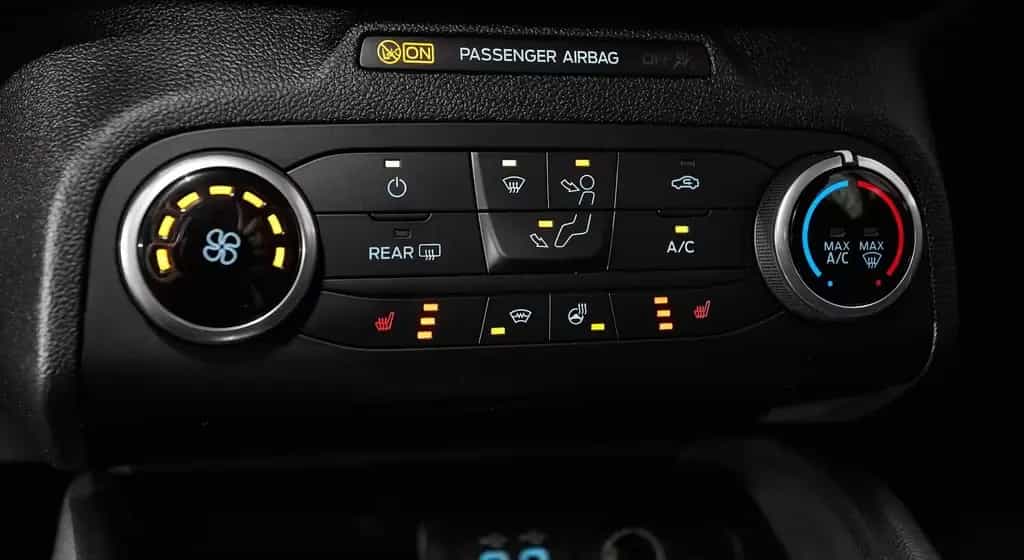 Ford Focus Turnier COOL & CONNECT*NAVI*SITZHEIZ+LENKR 06/2021-photo-16