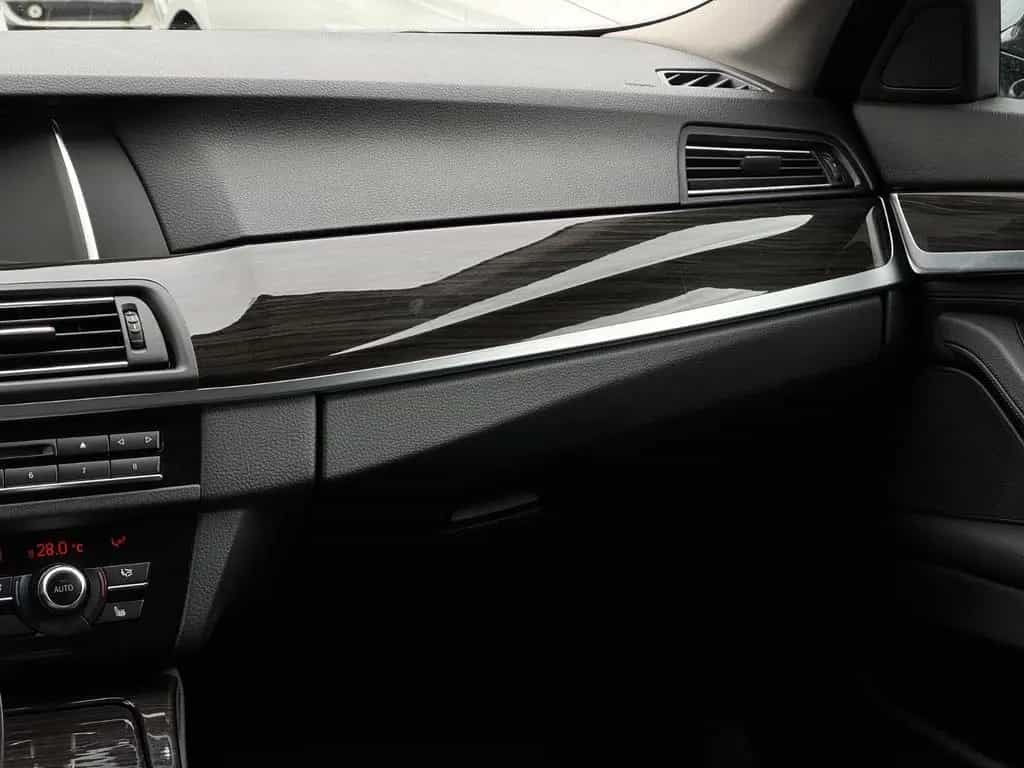 BMW 5 Series 520d xDrive*LUXURY LINE*GARANTIE*KAMERA* 01/2017-photo-11