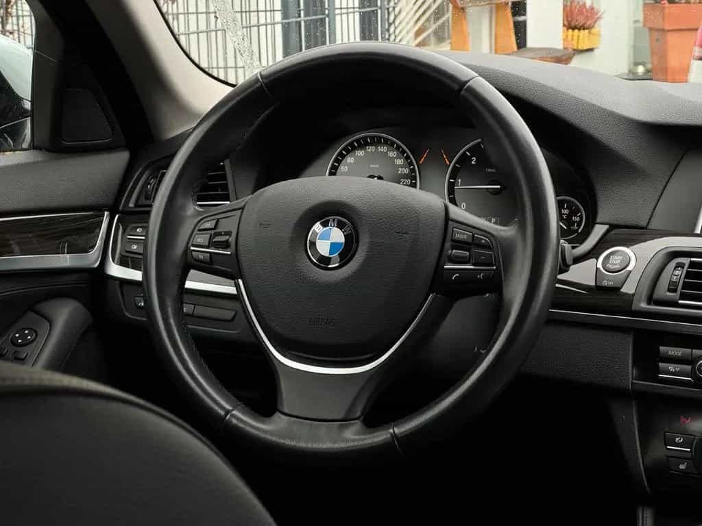 BMW 5 Series 520d xDrive*LUXURY LINE*GARANTIE*KAMERA* 01/2017-photo-16