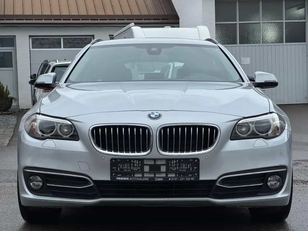 BMW 5 Series 520d xDrive*LUXURY LINE*GARANTIE*KAMERA* 01/2017-photo-3
