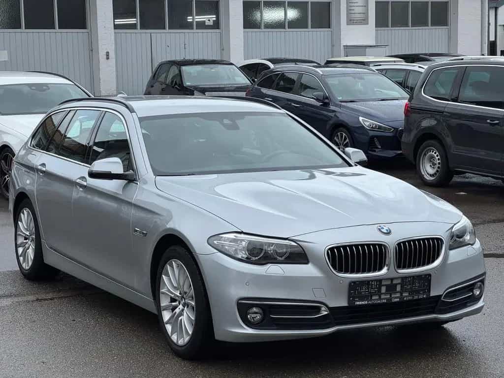 BMW 5 Series 520d xDrive*LUXURY LINE*GARANTIE*KAMERA* 01/2017-photo-4