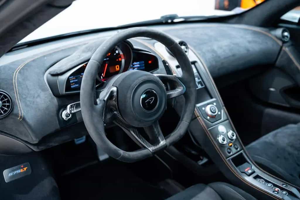 McLaren 675LT 05/2016-photo-19