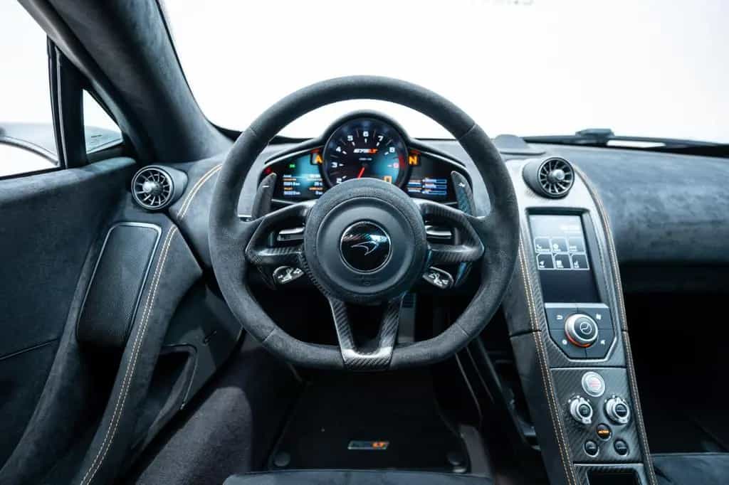 McLaren 675LT 05/2016-photo-24