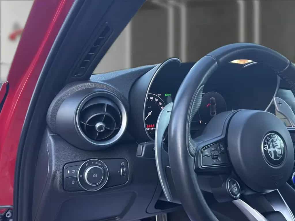 Alfa Romeo Giulia Veloce Q4+MATRIX-LED+ACC+1.HAND+KAMERA 01/2024-photo-17
