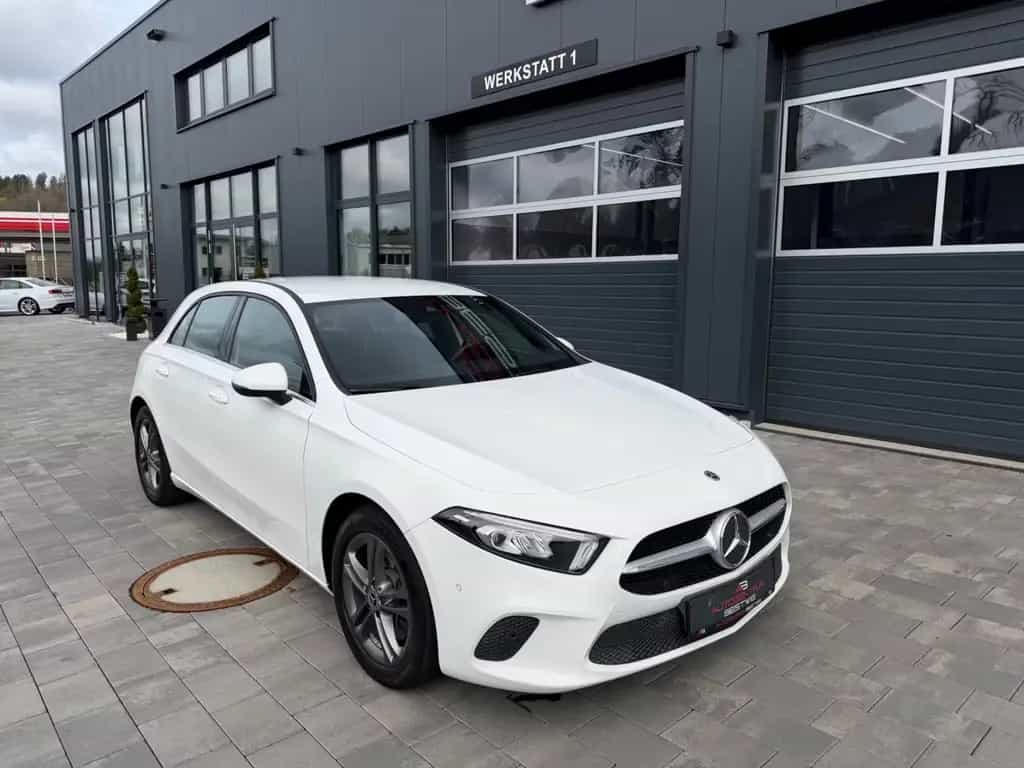 Mercedes-Benz A-Class 4-Matic*NAVI*SHZG*8-FACH*TEMPO*PDC 09/2018-photo-2
