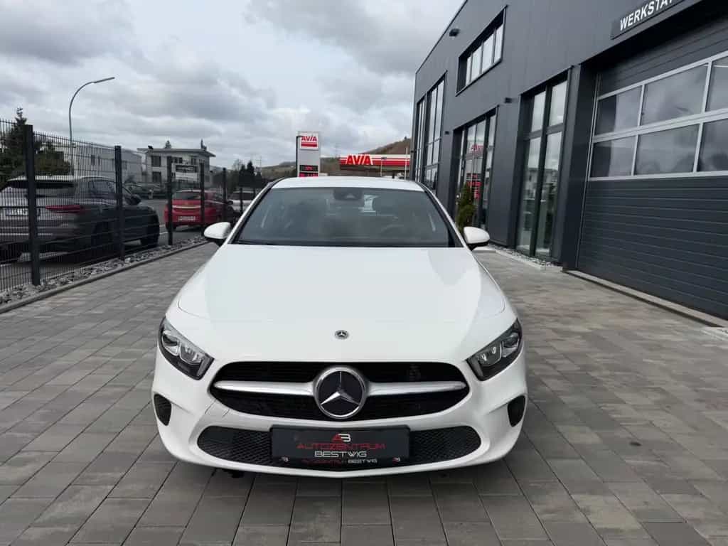 Mercedes-Benz A-Class 4-Matic*NAVI*SHZG*8-FACH*TEMPO*PDC 09/2018-photo-3