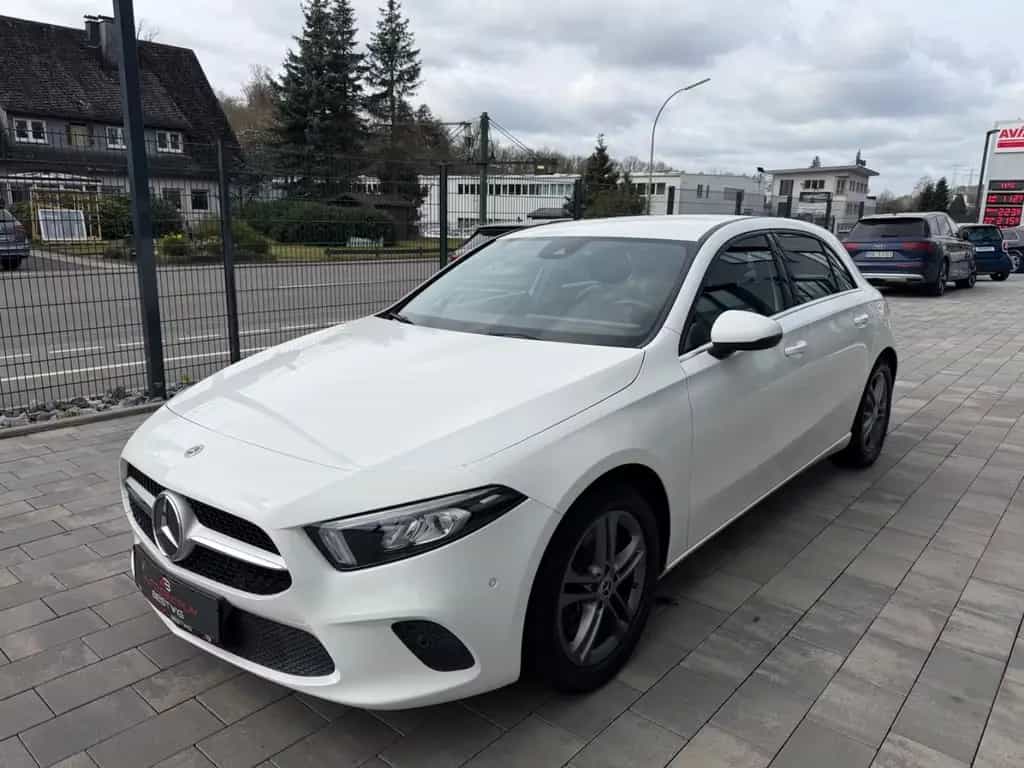 Mercedes-Benz A-Class 4-Matic*NAVI*SHZG*8-FACH*TEMPO*PDC 09/2018-photo-4