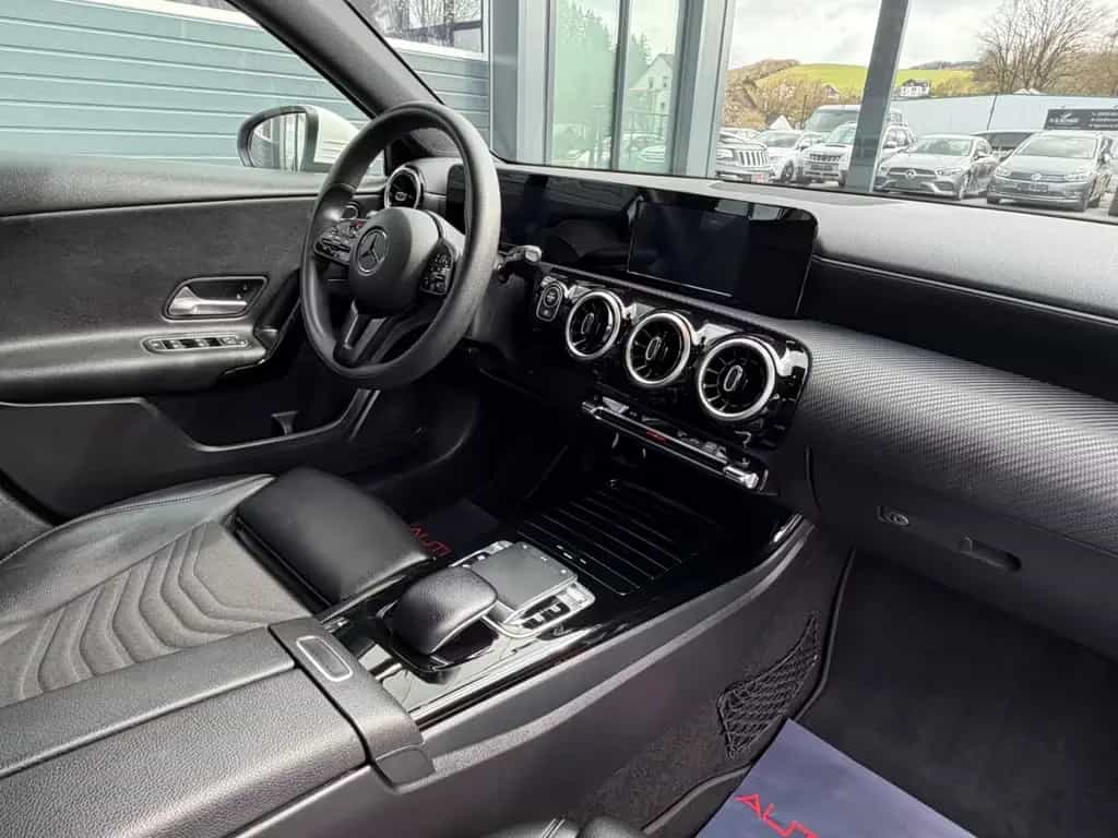 Mercedes-Benz A-Class 4-Matic*NAVI*SHZG*8-FACH*TEMPO*PDC 09/2018-photo-9