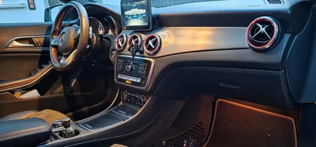 Mercedes-Benz CLA-Class 200 Shooting Brake - 12/2018-photo-5