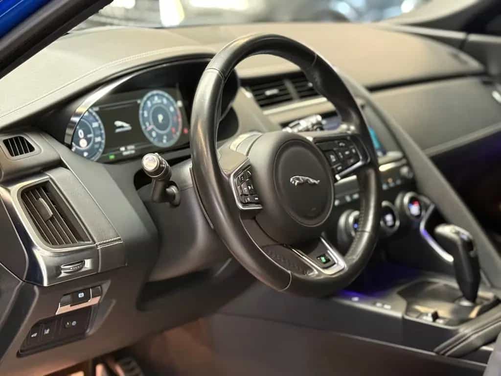 Jaguar E-Pace R-Dynamic HSE AWD MATRIX/HUD/ACC/20/1HAND 11/2018-photo-11