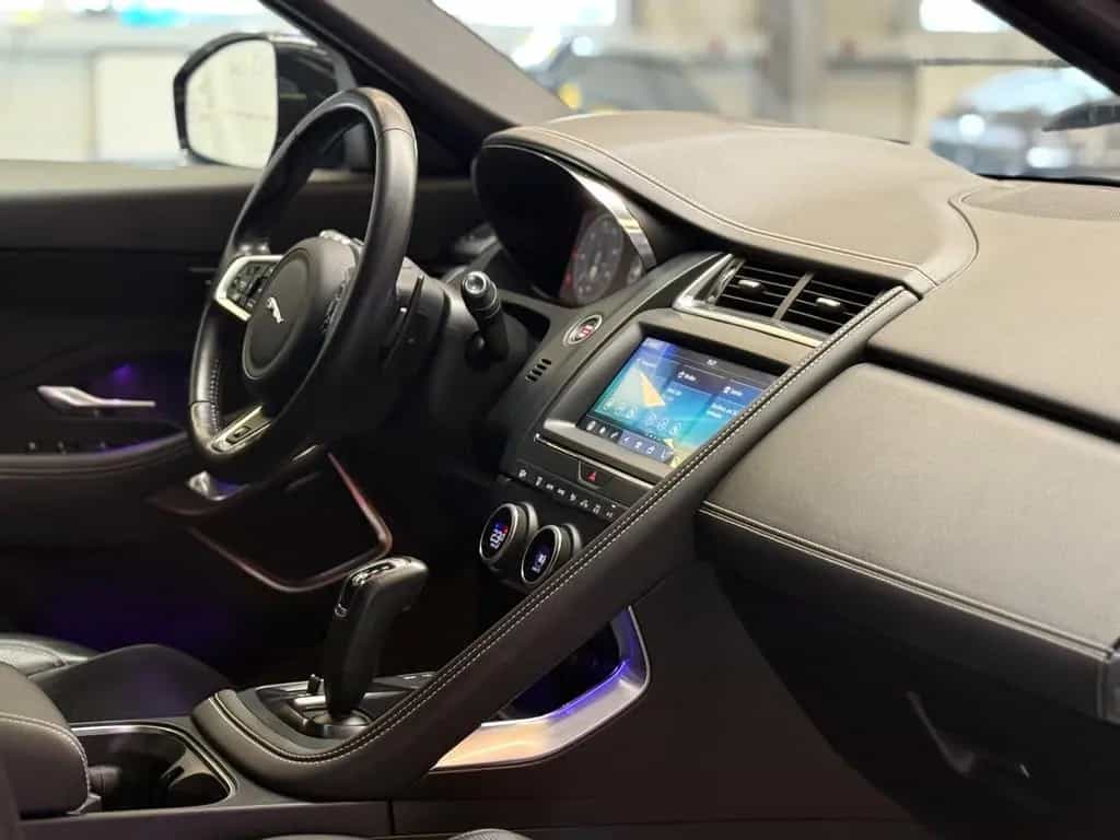 Jaguar E-Pace R-Dynamic HSE AWD MATRIX/HUD/ACC/20/1HAND 11/2018-photo-17