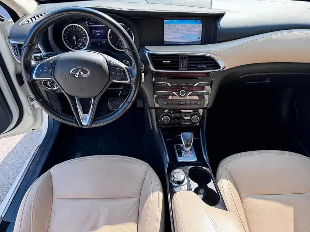 Infiniti Q30 2.2 diesel DCT AWD Luxe Tech 06/2019-photo-7