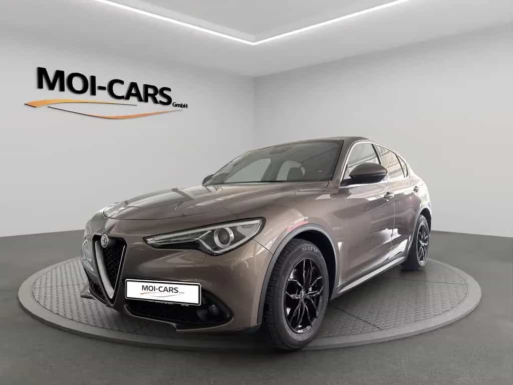Alfa Romeo Stelvio Super 2WD AUT*NAVI*LEDER*SHZ*Garantie* 07/2018-photo-0